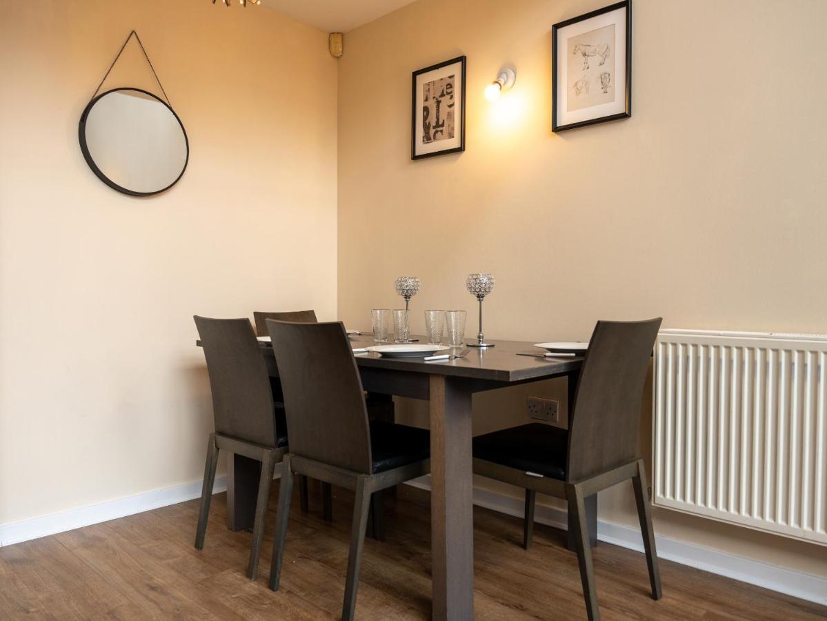 Luxury 2 Bed Apartment - Near Heathrow, Legoland, Windsor Slough Exterior foto