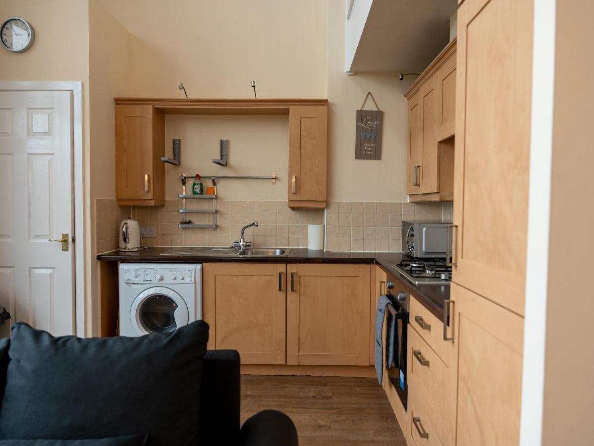 Luxury 2 Bed Apartment - Near Heathrow, Legoland, Windsor Slough Exterior foto