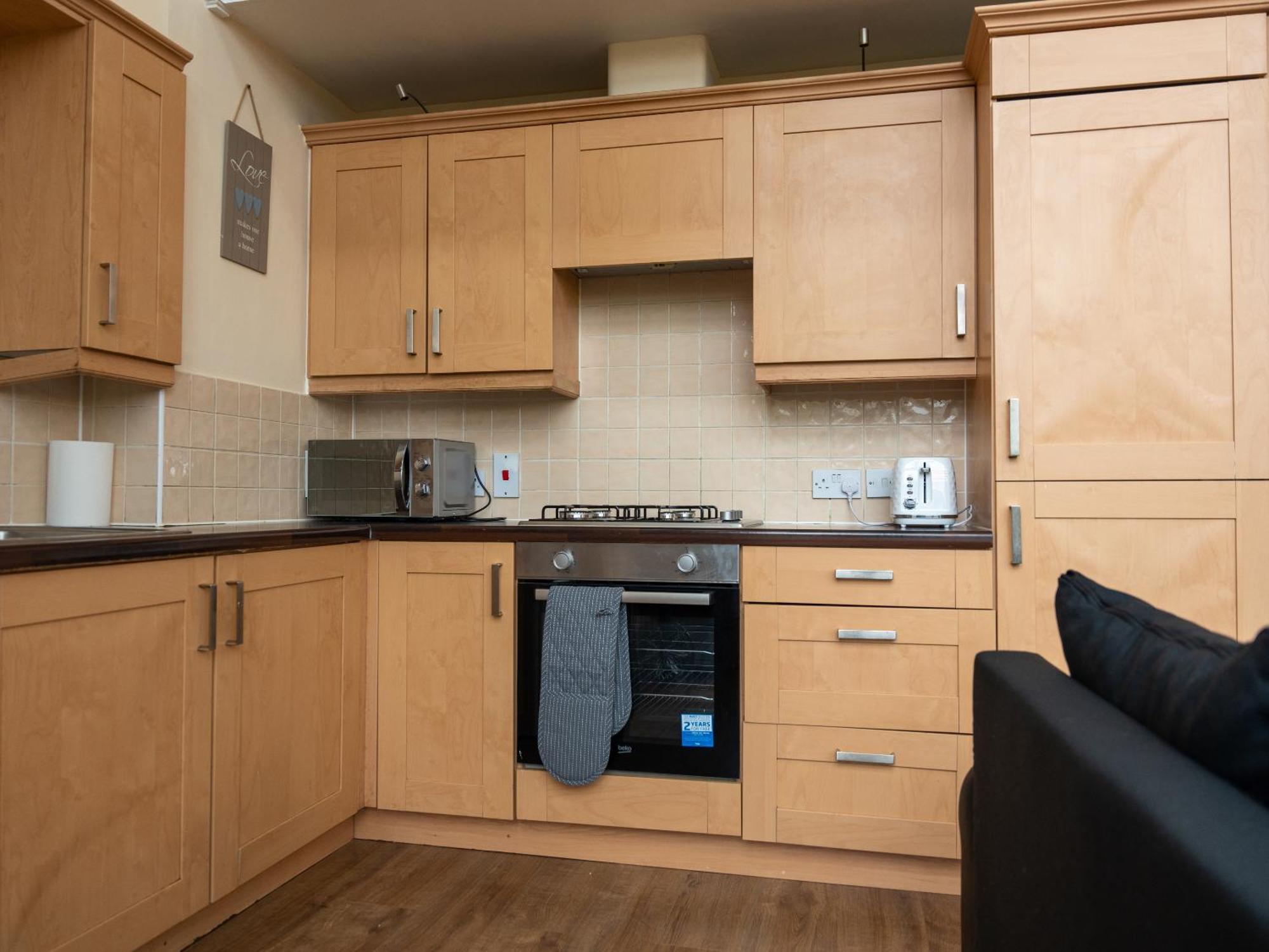 Luxury 2 Bed Apartment - Near Heathrow, Legoland, Windsor Slough Exterior foto