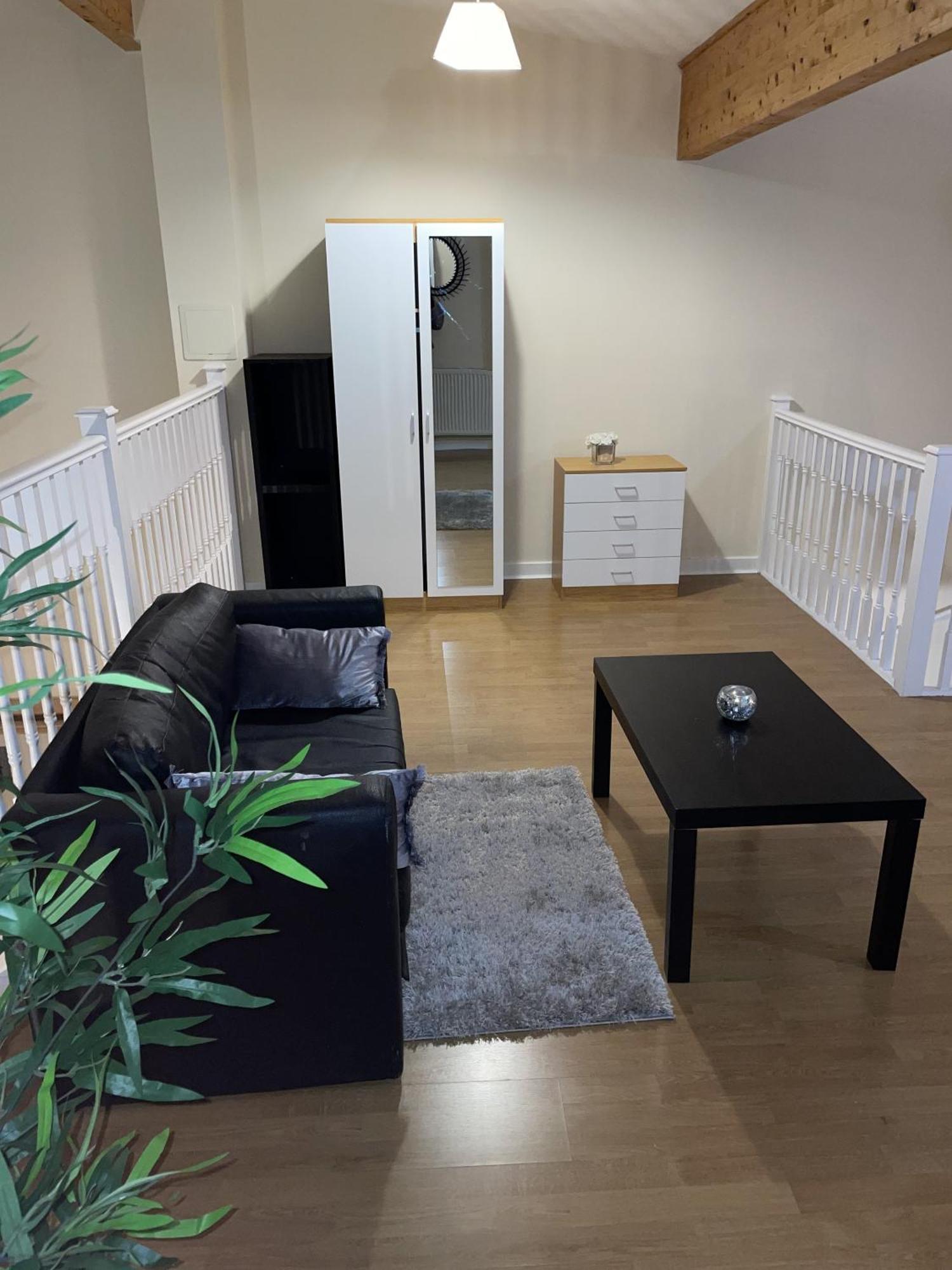 Luxury 2 Bed Apartment - Near Heathrow, Legoland, Windsor Slough Exterior foto